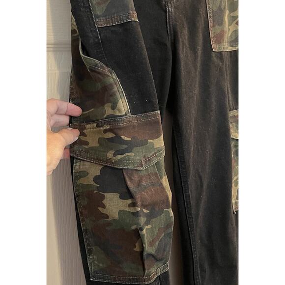 Fashion Nova Sz 11 Black Jeans Camo Cargo 90s Streetwear Retro Grunge Baggy - Picture 3 of 9